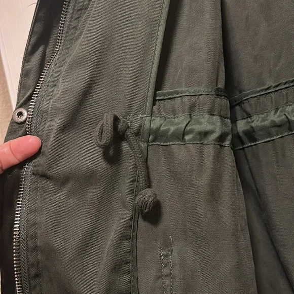 Cupcakes & Cashmere Full Zip Vest Cinching Waist Pockets Green- Size Large - Picture 7 of 10